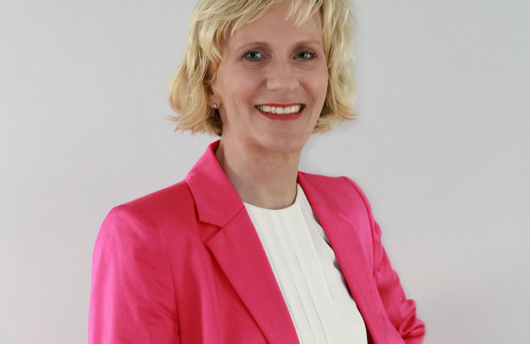 Dr. Birgit Happel