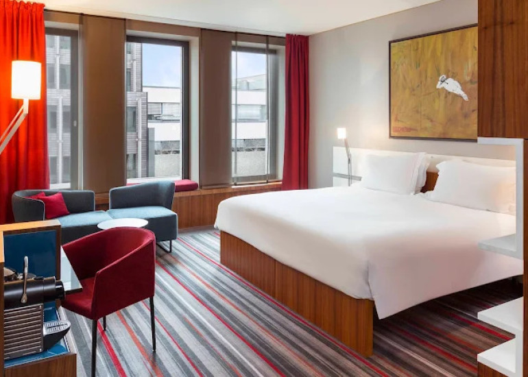 4. Luxury room