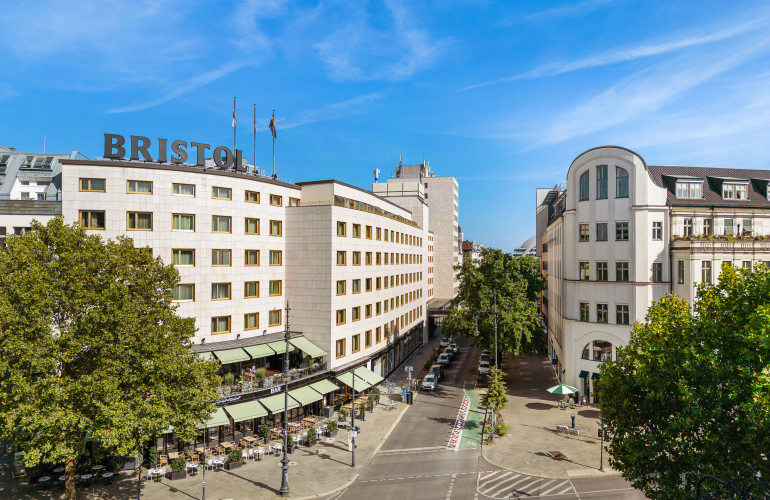 hotel bristol berlin front